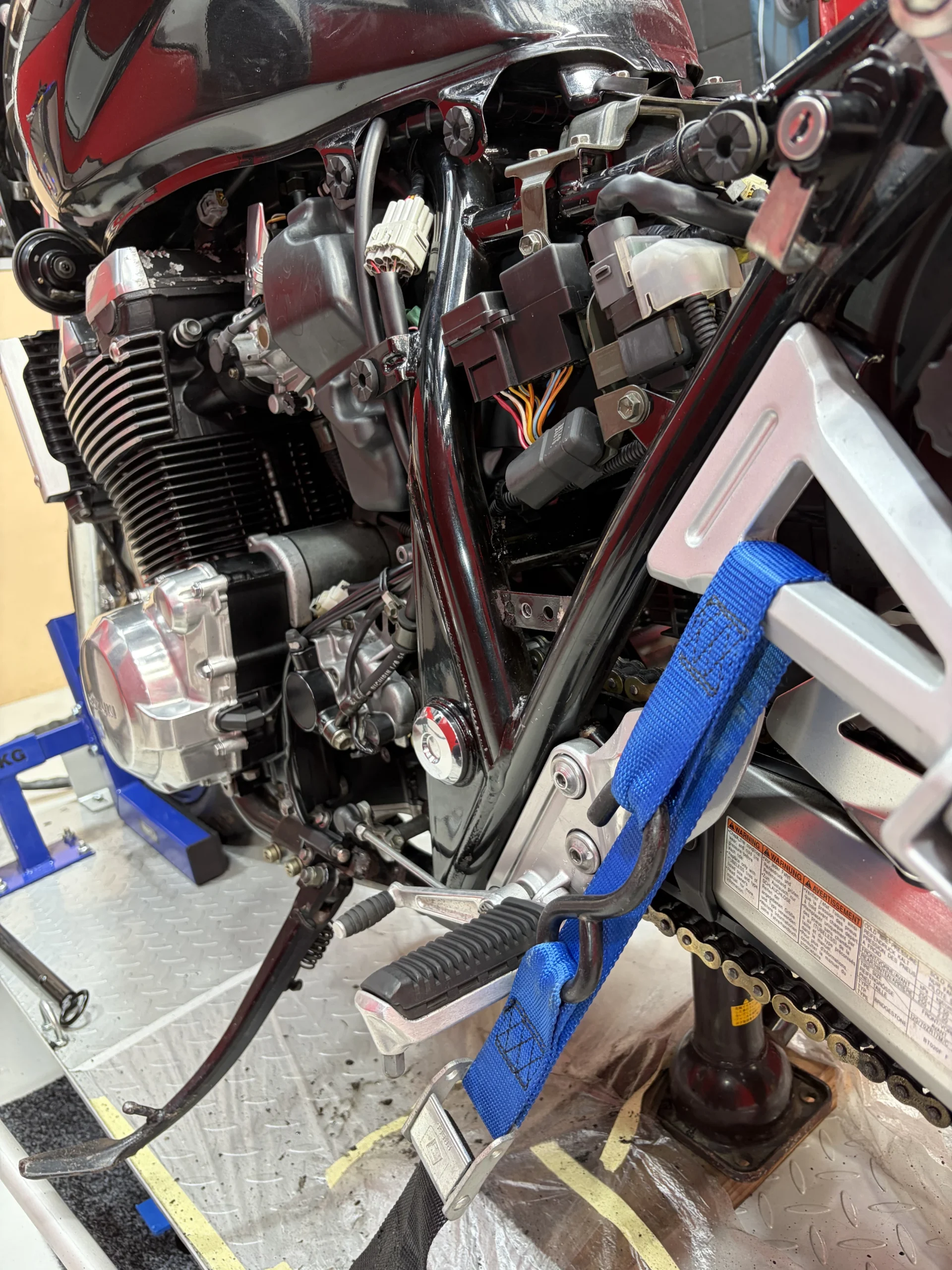 2007 Suzuki GSX1400 nearside engine, linkage and rearset after dry ice blasting, clean with finishes and decals intact